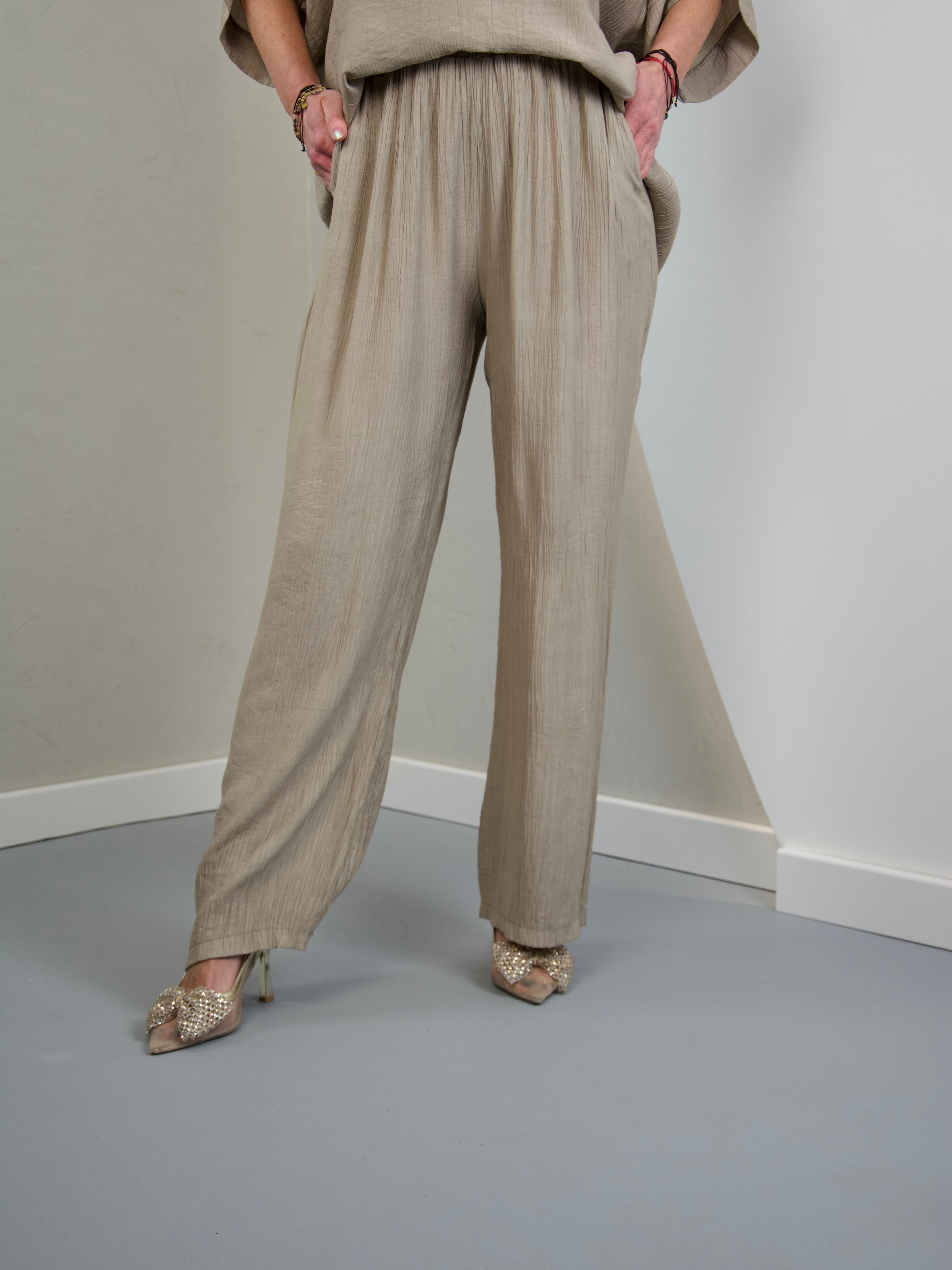 Wide-leg trousers