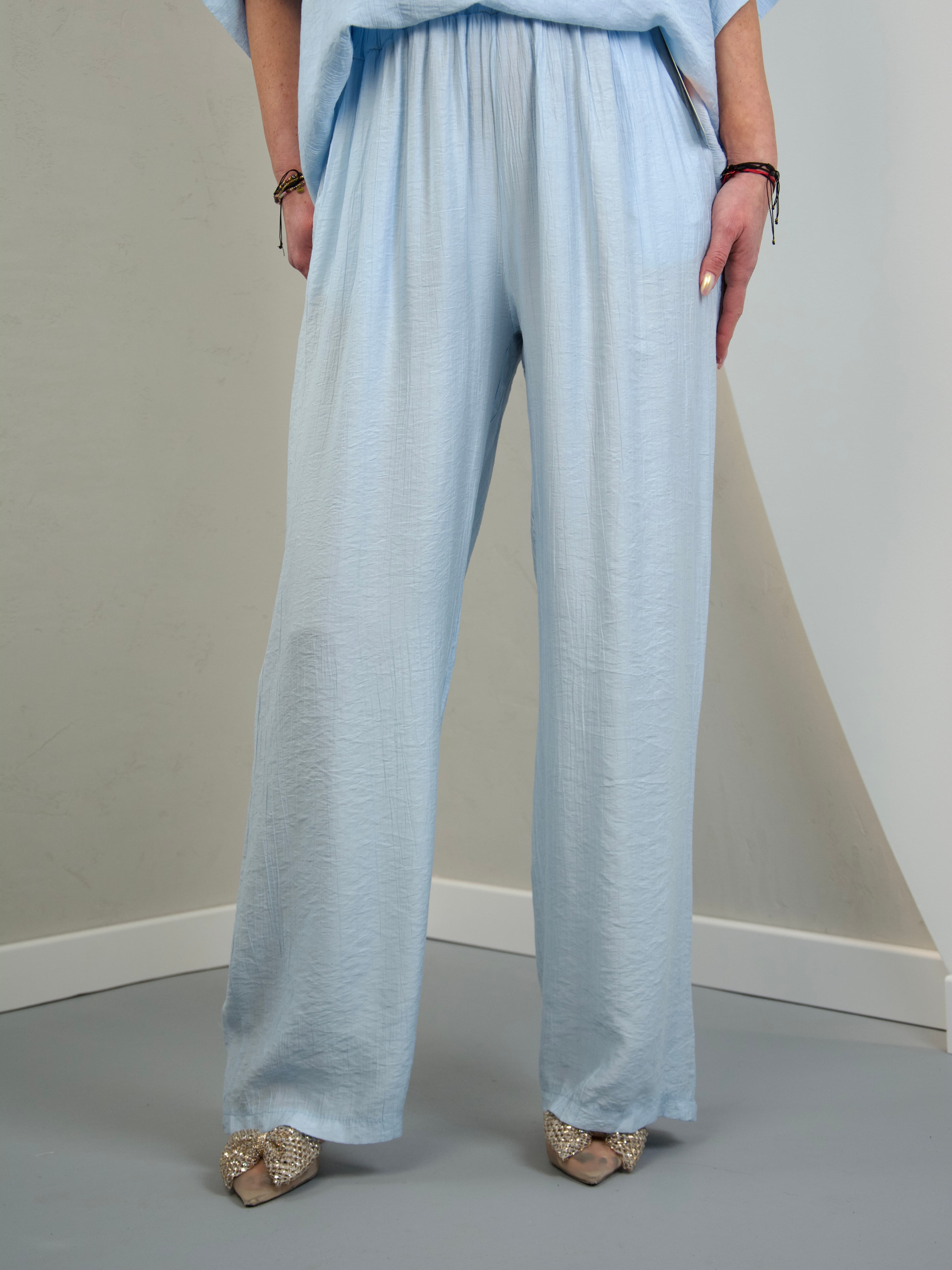 Wide-leg trousers