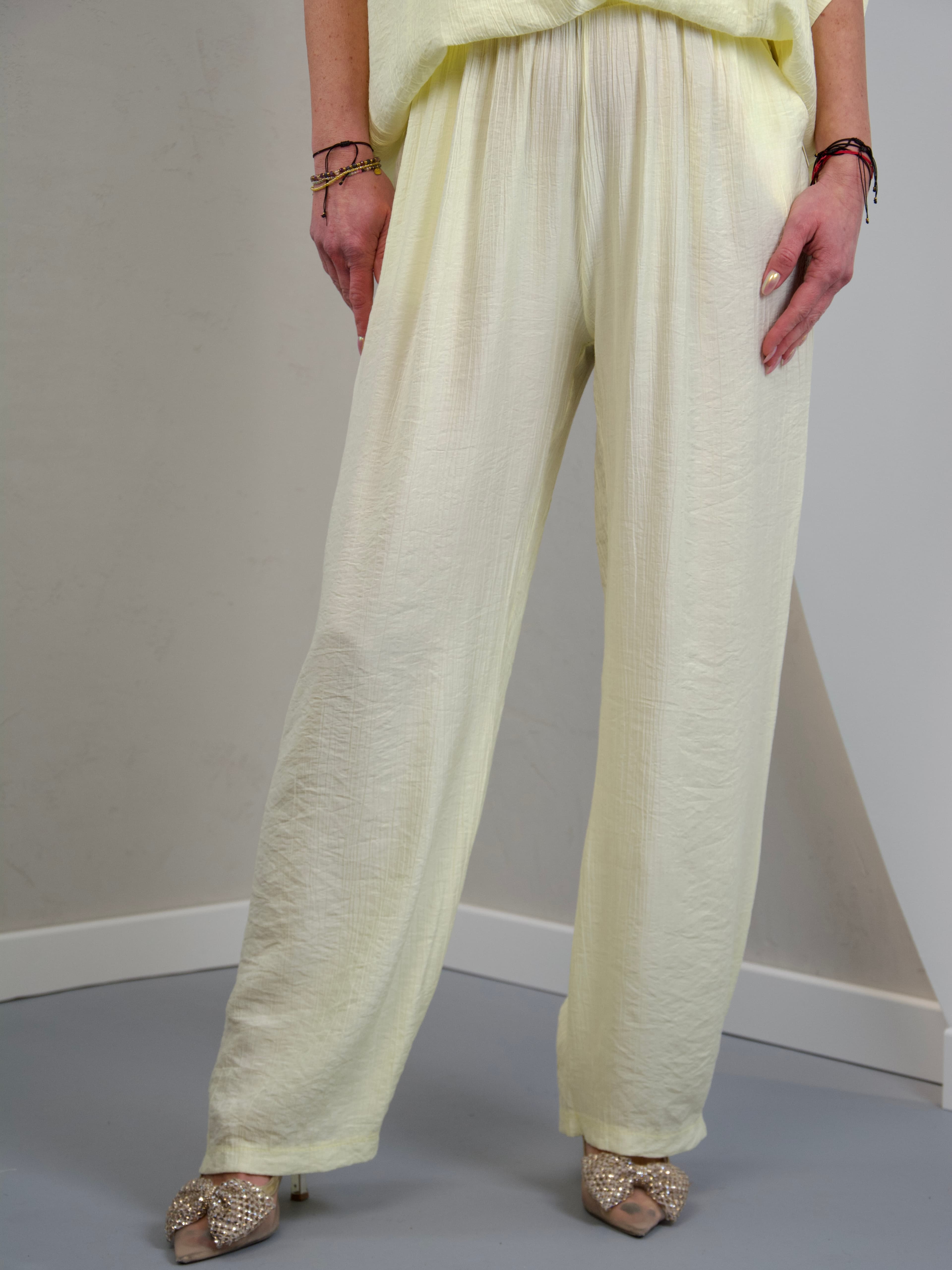 Wide-leg trousers