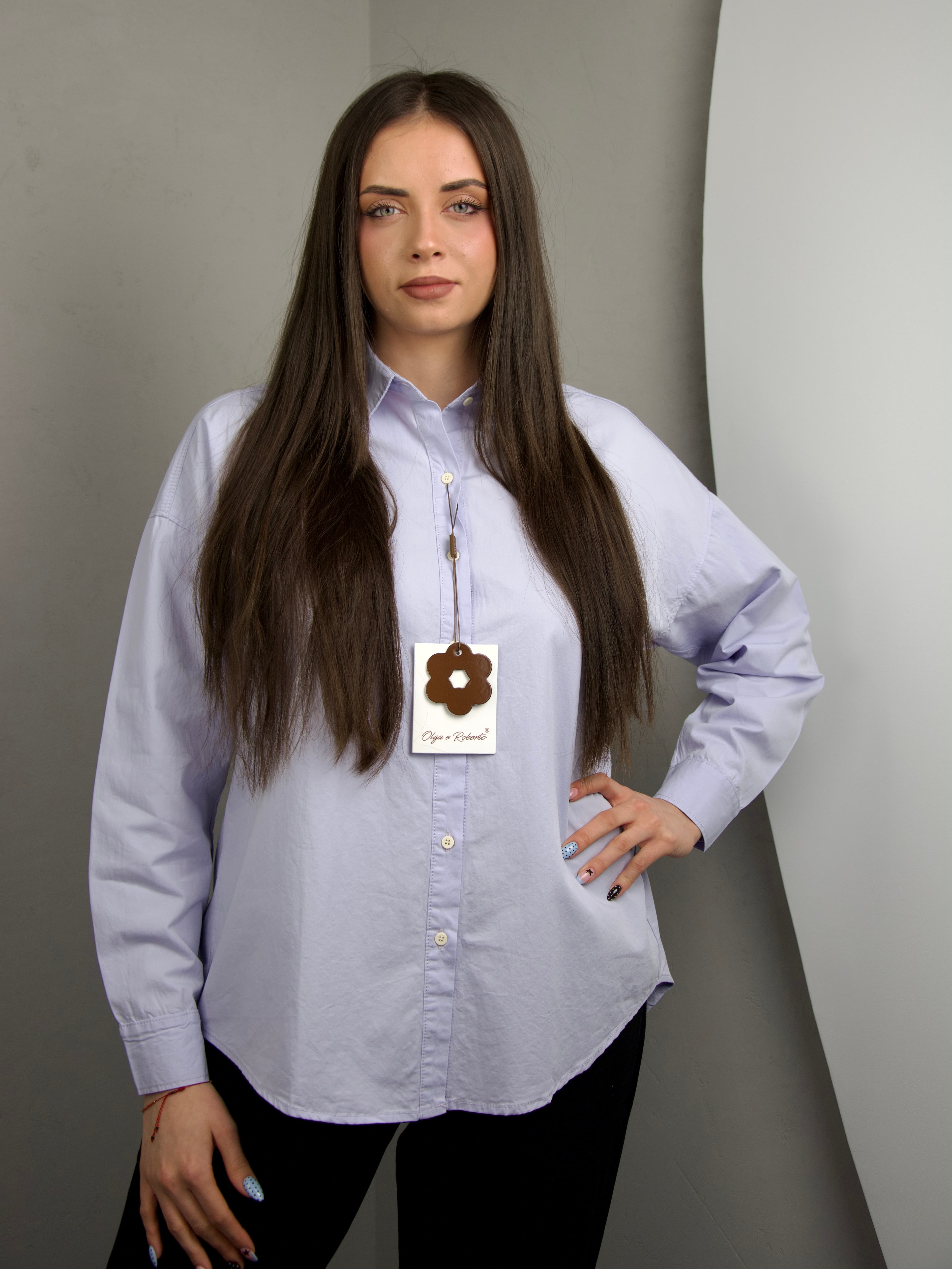 Koszula gładka z delikatnym haftem