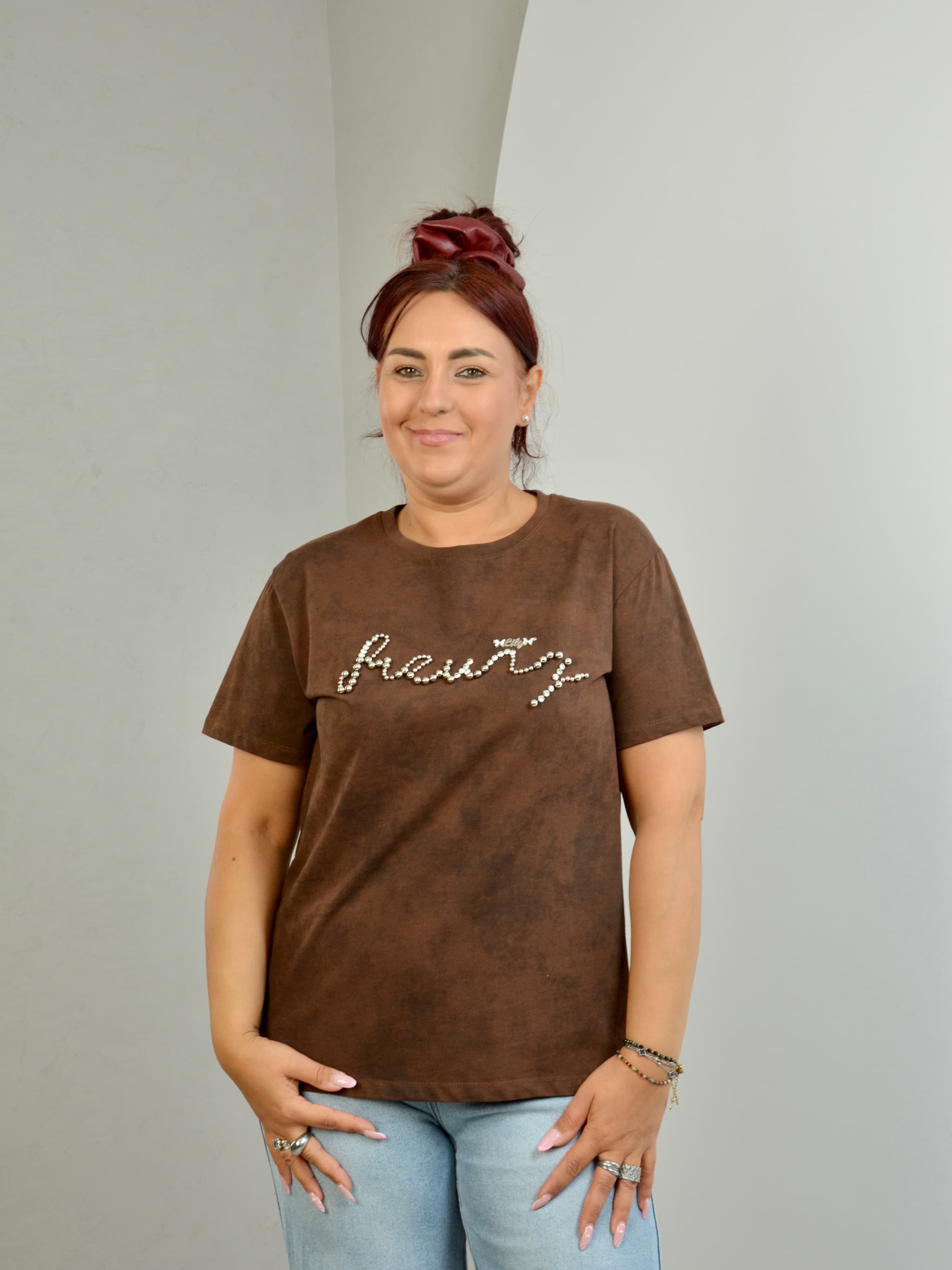 T-shirt  z cyrkonowym napisem